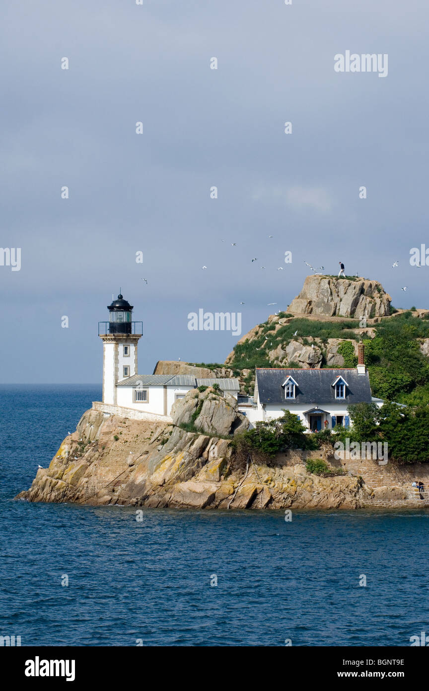 Leuchtturm auf der Ile Louët / Louet Insel, Carantec, Finistère, Bretagne, Frankreich Stockfoto