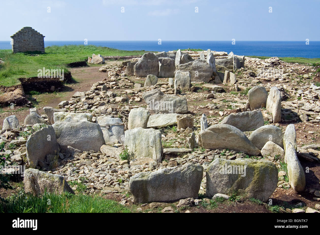Unteren Paläolithikum Ausgrabungsstätte Menez-Dregan an Pors-Poulhan, Plouhinec, Finistère, Bretagne, Frankreich Stockfoto