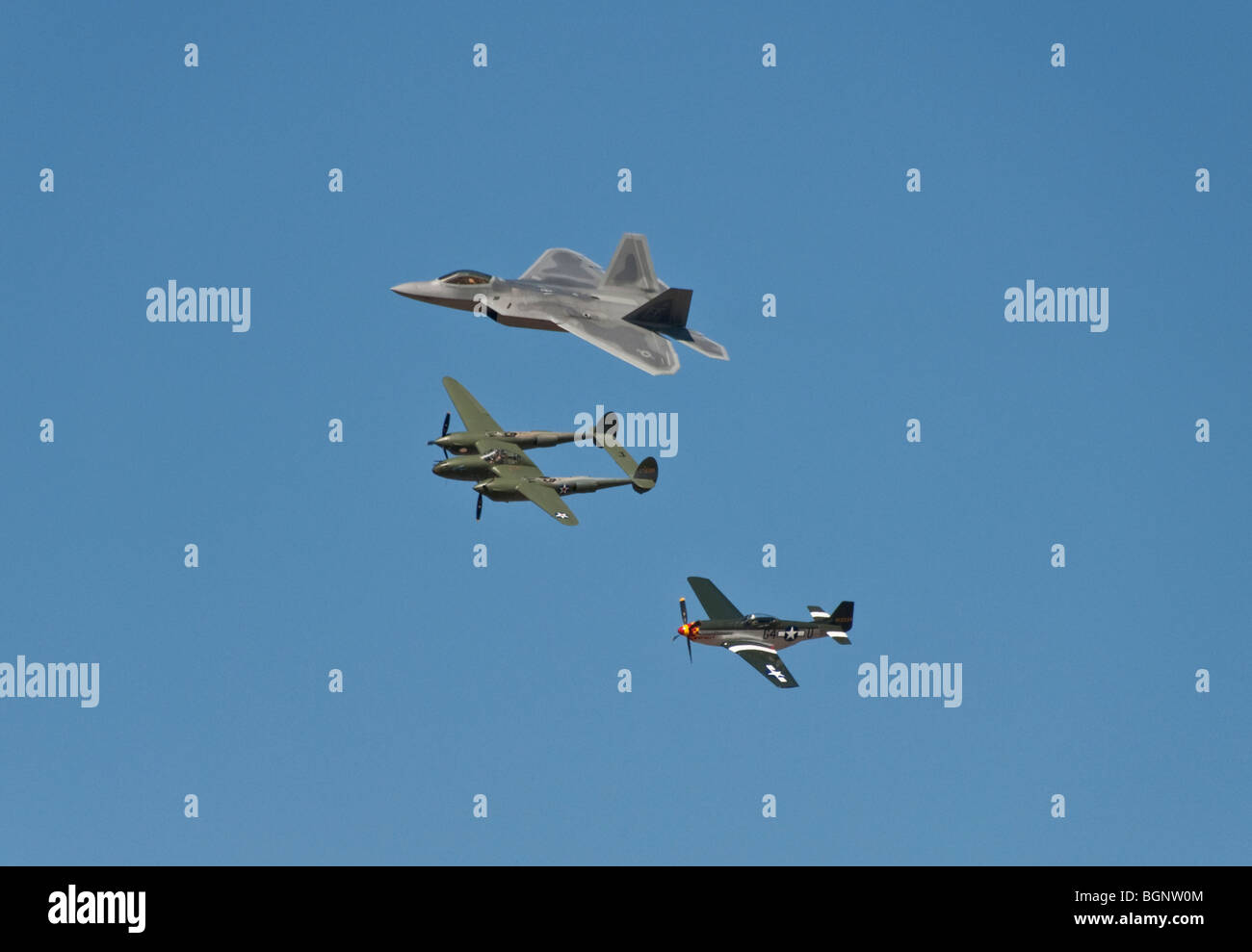 Nevada Reno Air Races Heritage Flight f-22 Raptor P-38 Lightning p-51 Mustang Stockfoto