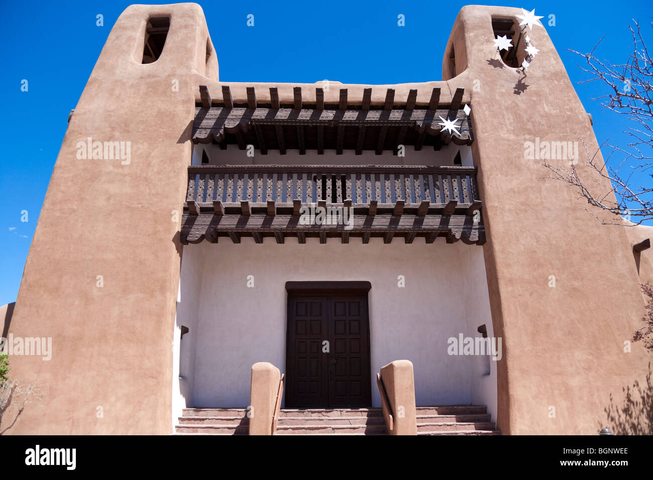 New Mexico Museum of Art erbaut im Adobe Stil, West Palace Avenue, Santa Fe, New Mexico, USA. Stockfoto