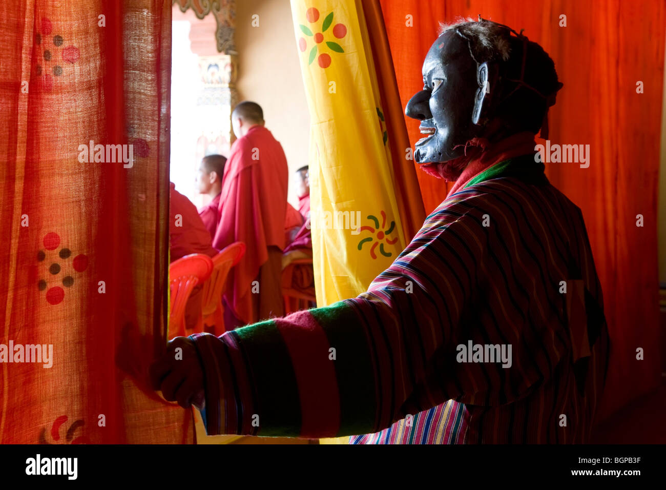 Maskierter Mann, Festival, Trashichhoe Dzong (Kloster), Thimpu, Bhutan Stockfoto