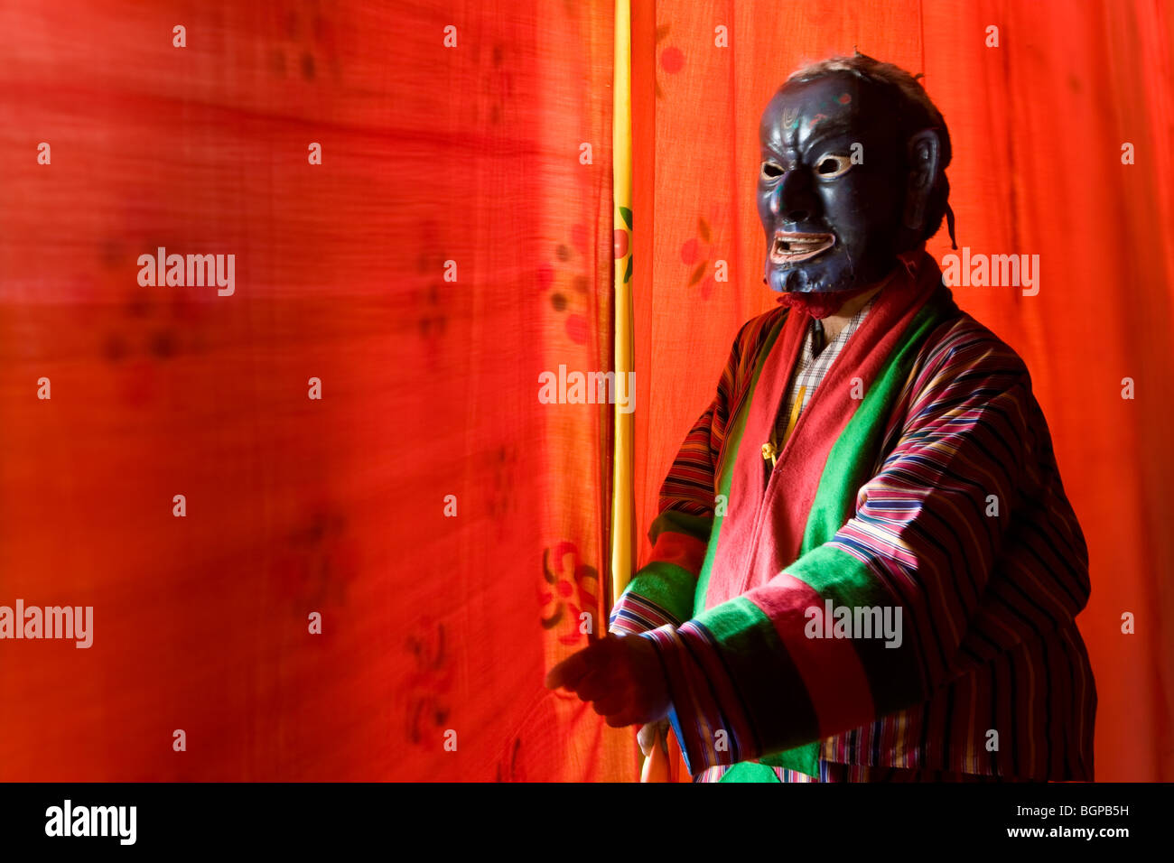 Maskierter Mann, Festival, Trashichhoe Dzong (Kloster), Thimpu, Bhutan Stockfoto