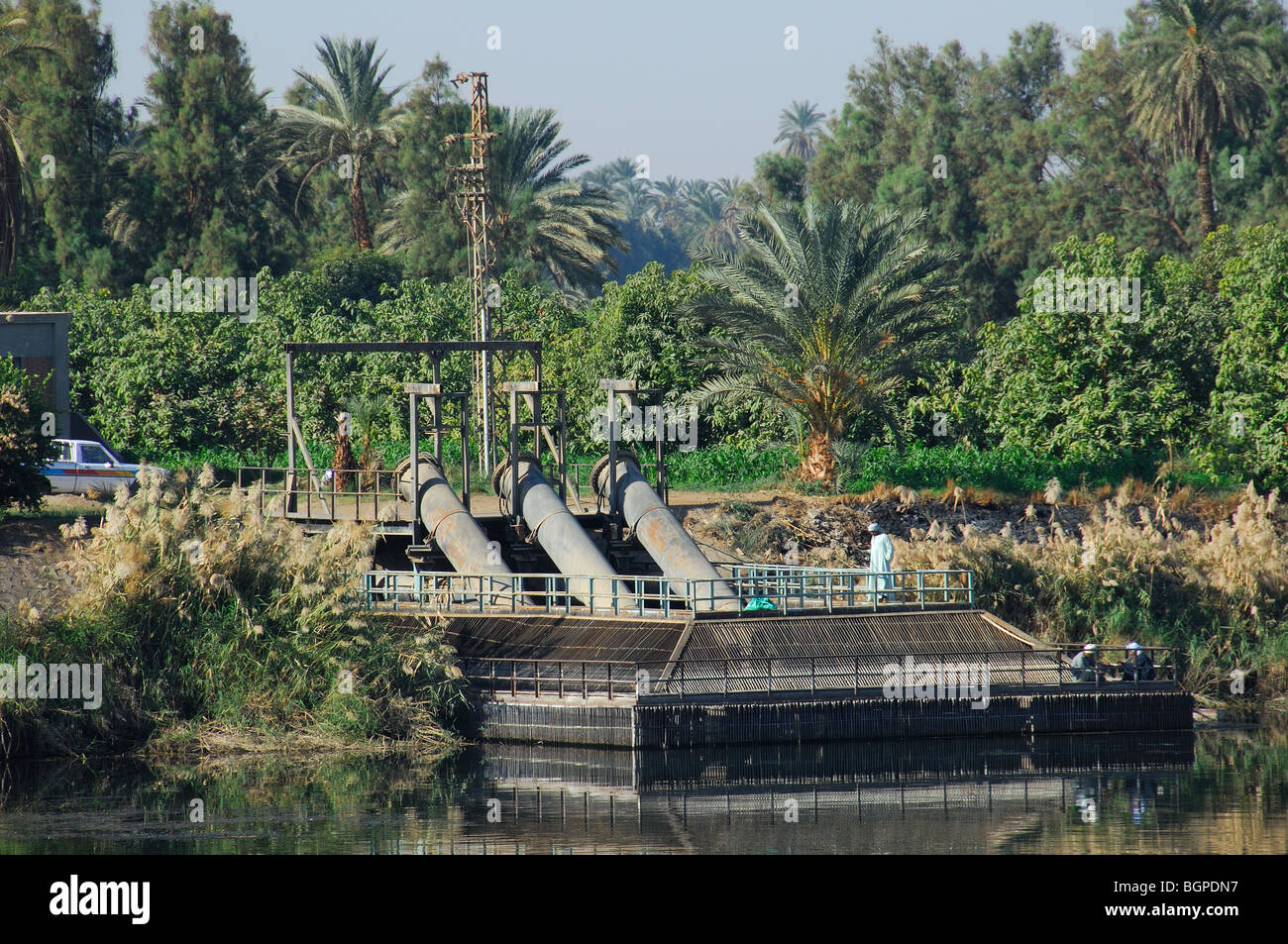 NIL, OBERÄGYPTEN. Eine Pumpstation für die Bewässerung von Ackerland entlang des Niltals. Stockfoto