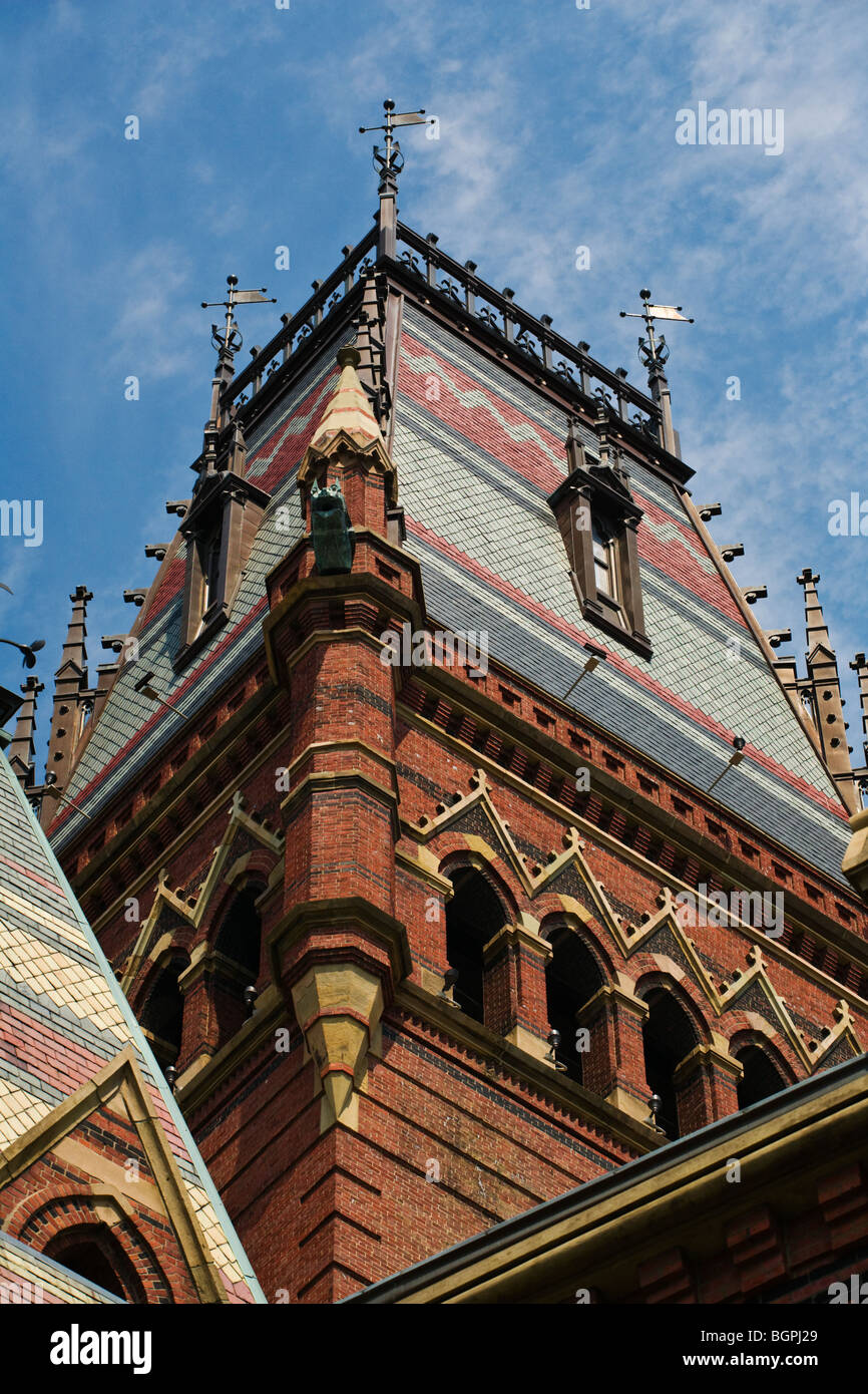 Dach-Detail der MEMORIAL HALL, abgeschlossen im Jahre 1868 und erbaute die hohen viktorianischen Gotik HARVARD UNIVERSITY - CAMBRIDGE Stockfoto