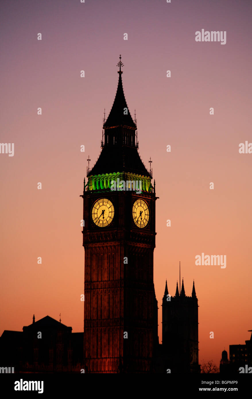 Big Ben Clock bei Nacht Häuser des Parlaments Nordufer River Thames Westminster London City England UK Stockfoto