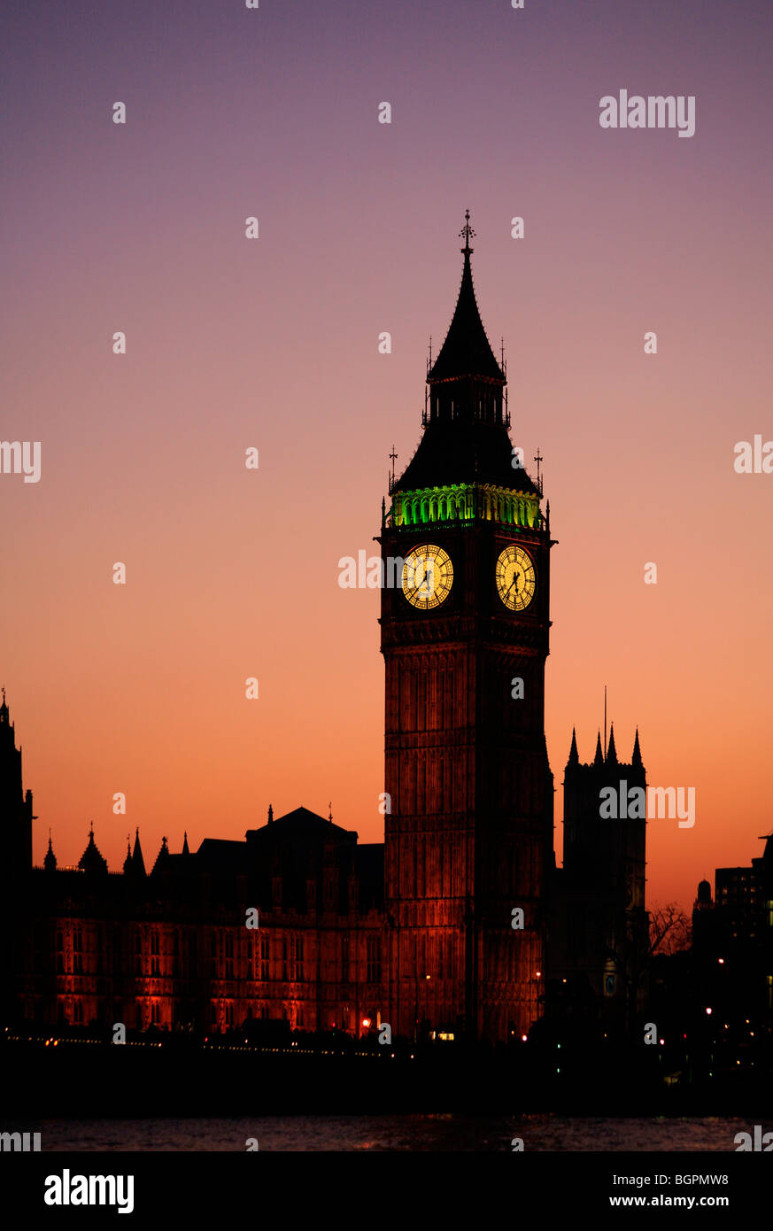 Big Ben Clock bei Nacht Häuser des Parlaments Nordufer River Thames Westminster London City England UK Stockfoto