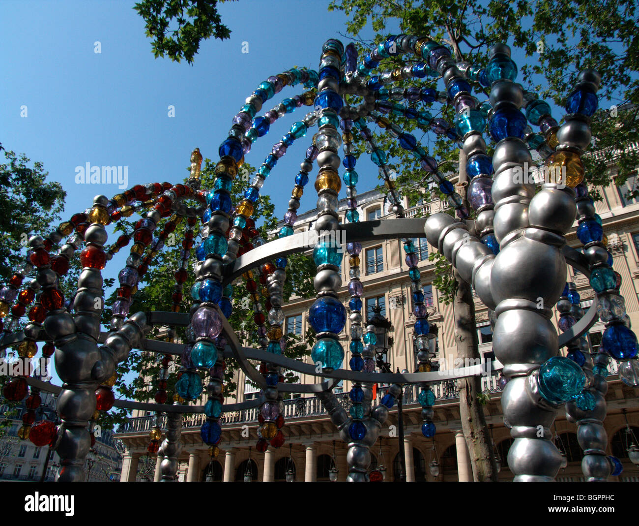 Kiosque des Noctambules (Kiosk der Nacht-Wanderer), Eintritt in das Palais Royal u-Bahnstation in Place Colette. Paris. Frankreich Stockfoto