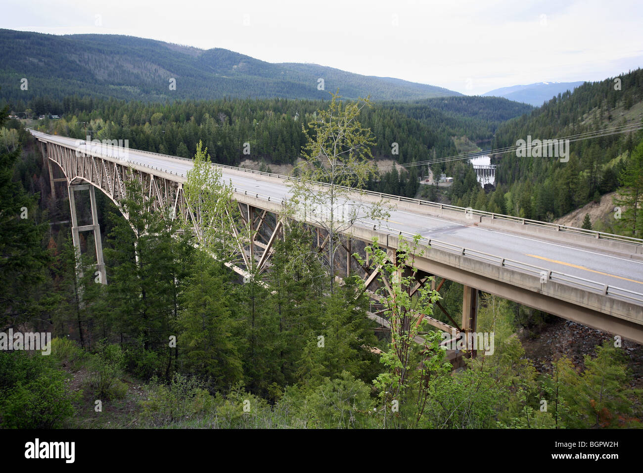 Moyie Brücke über den Moyie River Canyon in der Nähe von Bonners Ferry, Idaho erweitert. Stockfoto