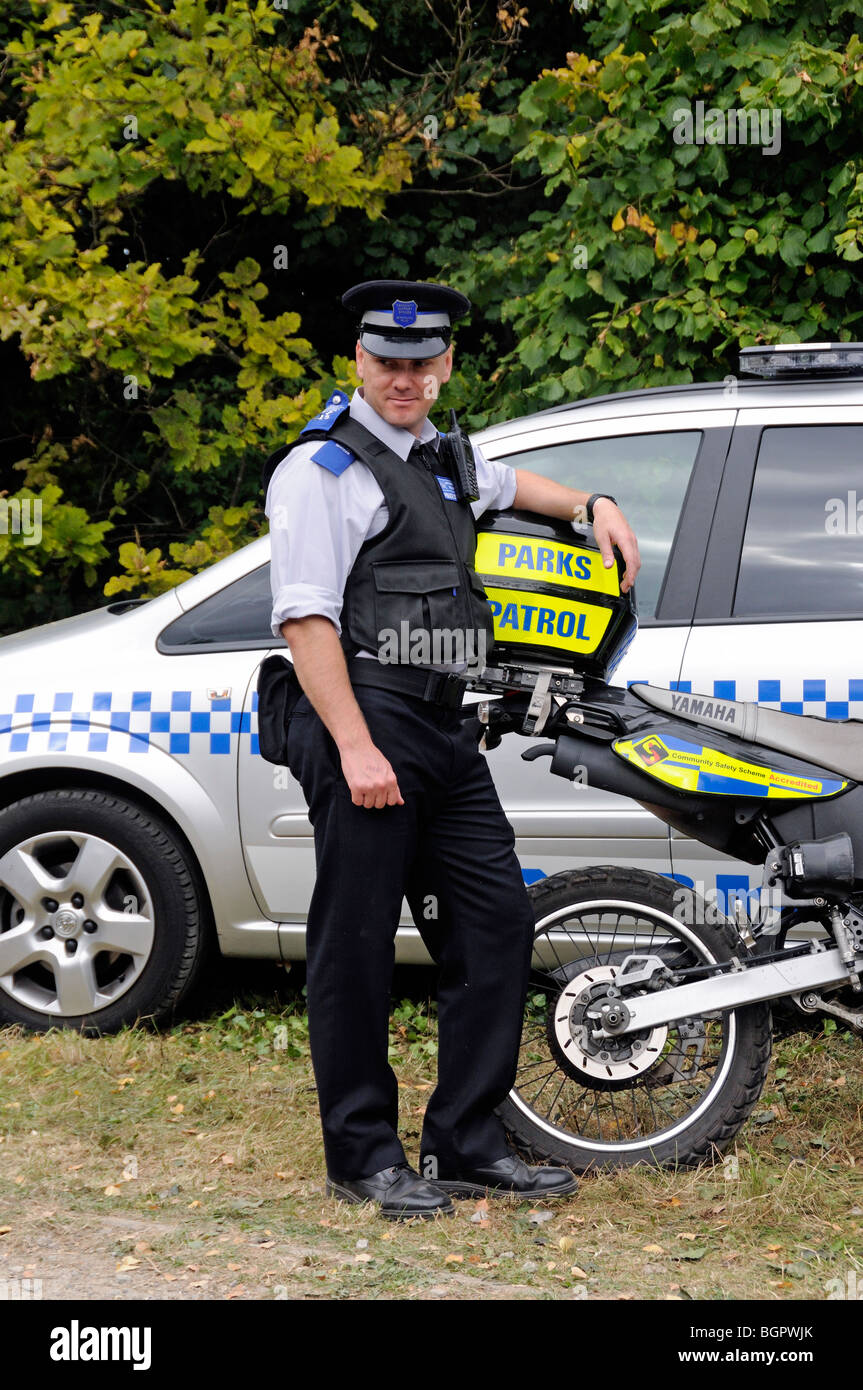 Polizei Community Support Officer (PCSO) Parks Patrol Motorrad. Stockfoto