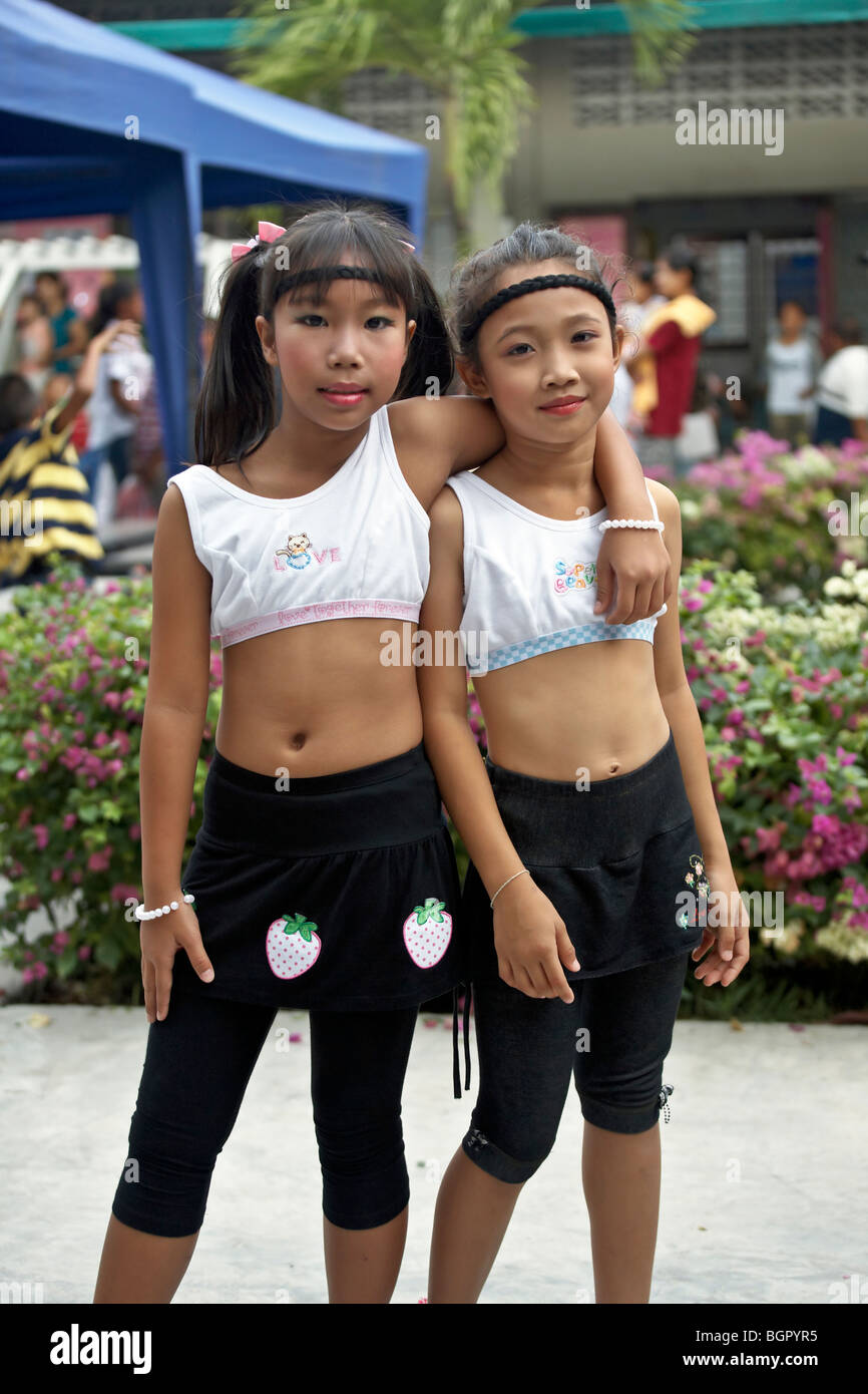 Thailändische Schulmädchen Fotos Und Bildmaterial In Hoher Auflösung