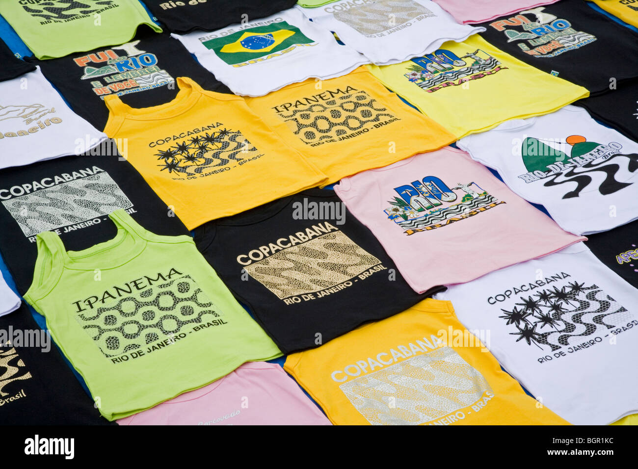 T shirts souvenir -Fotos und -Bildmaterial in hoher Auflösung – Alamy