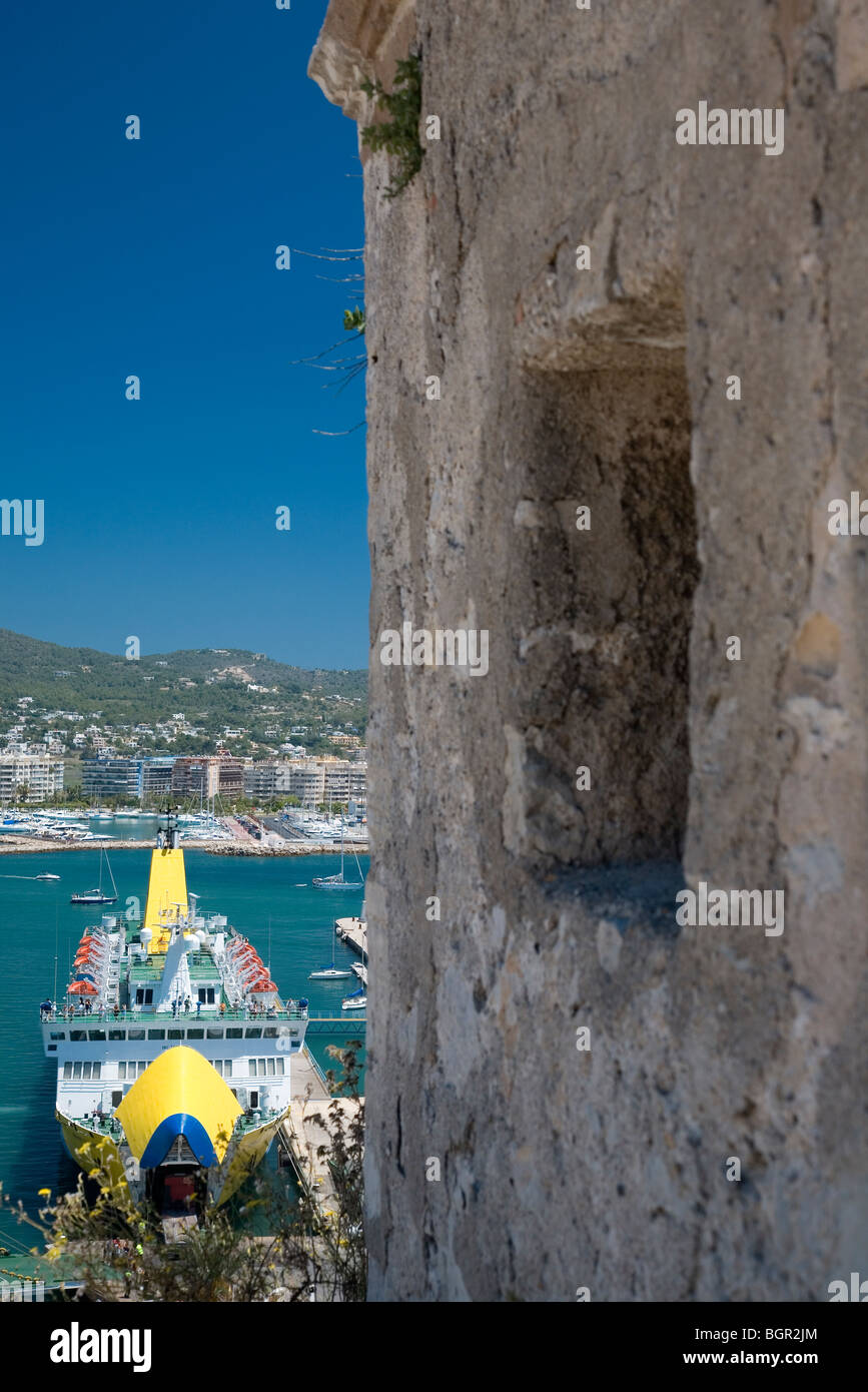 Ibiza-Stadt Santa Lucia Bastion bietet einen exzellenten Blick über den Hafen. Stockfoto