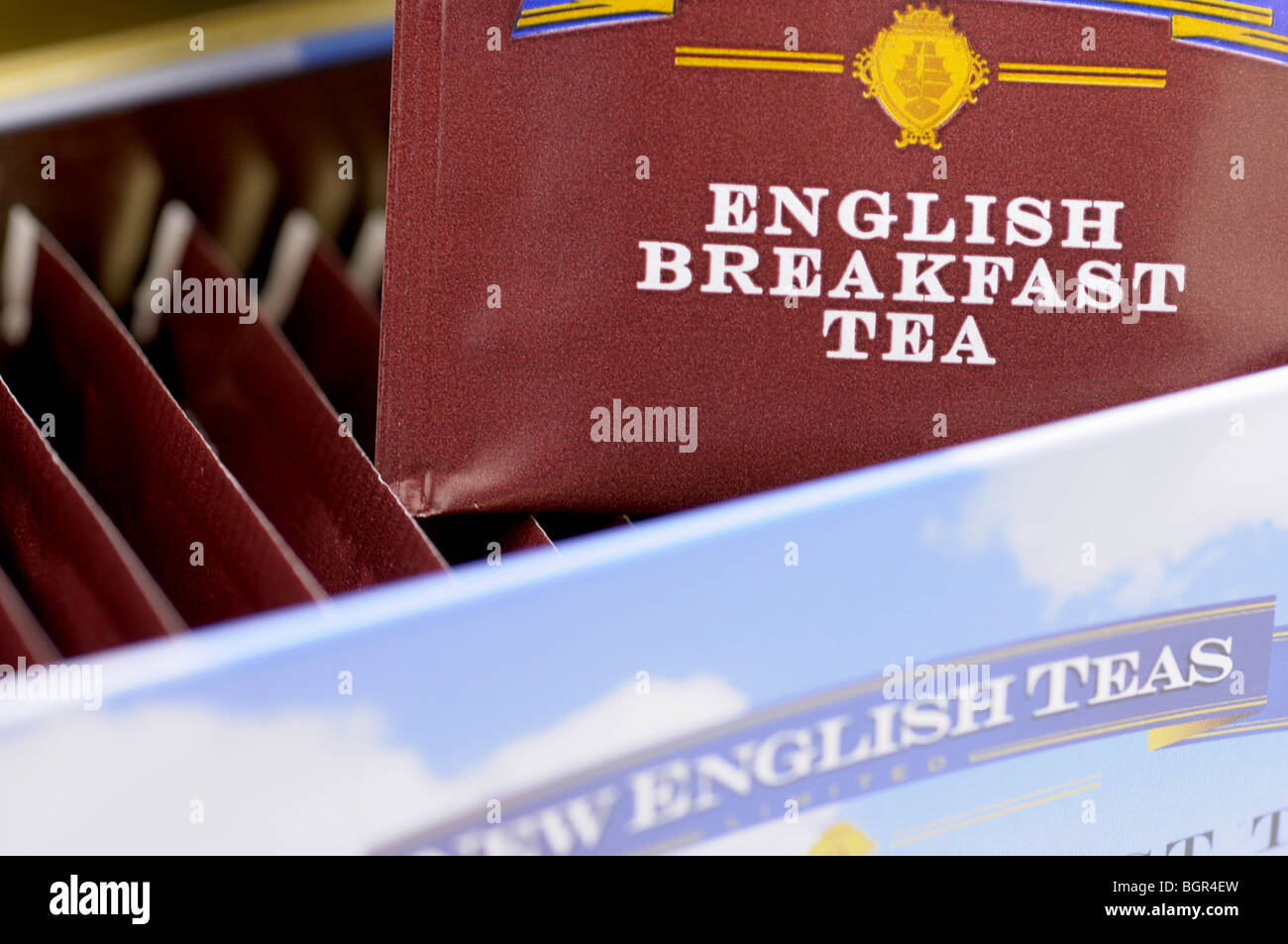 Nahaufnahme von English Breakfast Teebeutel und Zinn Stockfoto