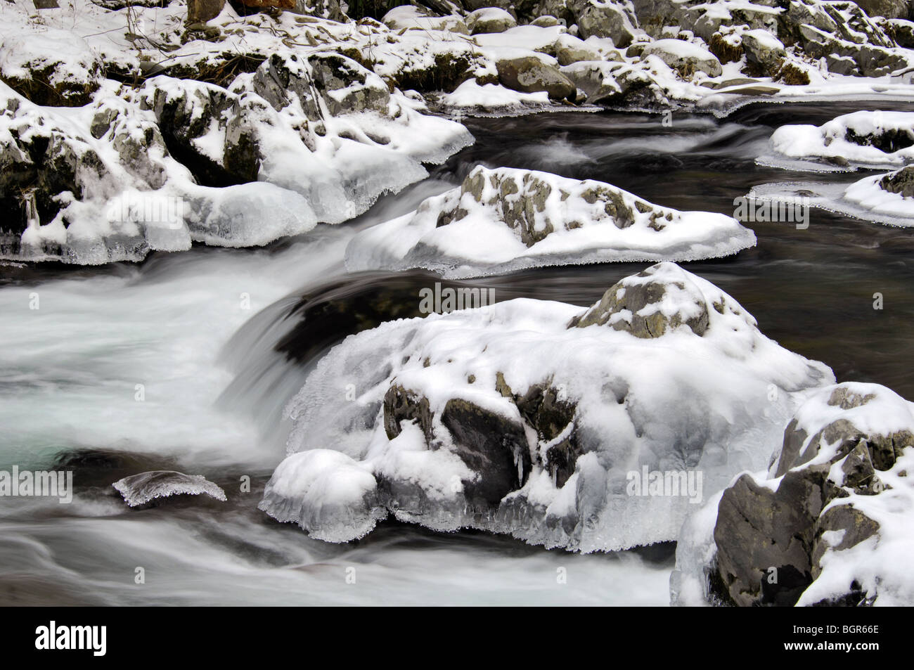 Schnee und Eis auf der Little Pigeon River im Bereich Greenbrier Nationalpark Great Smoky Mountains in Tennessee Stockfoto
