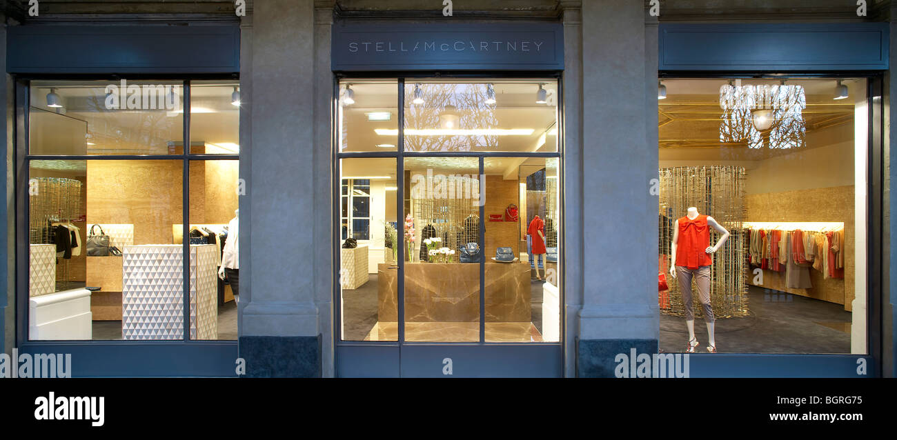 Stella Mccartney Shop, Schaufenster, in der Nacht Stockfoto