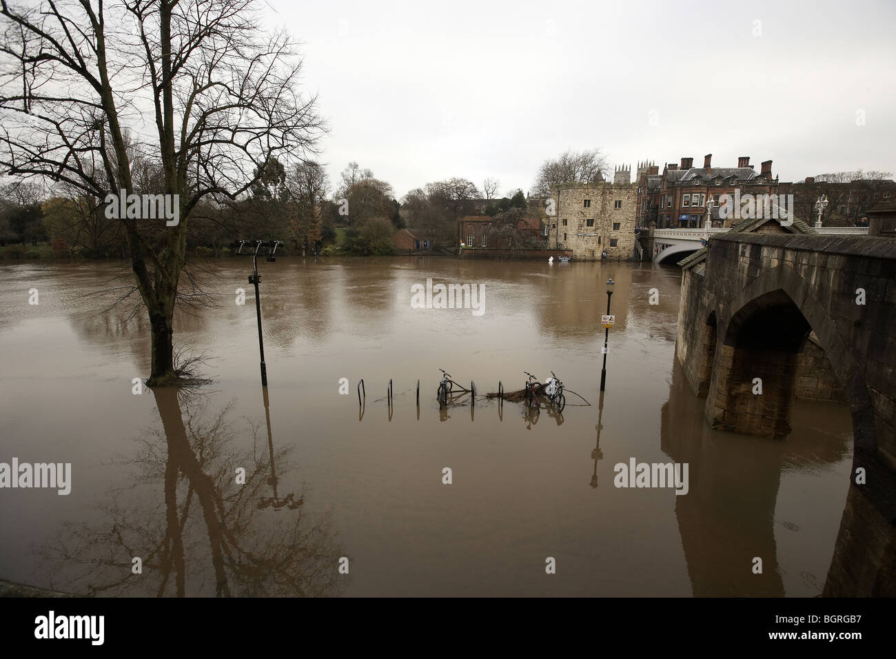 Überschwemmungen des Flusses Ouse in Zentrum von York, Yorkshire, Großbritannien. Hochwasser Stockfoto