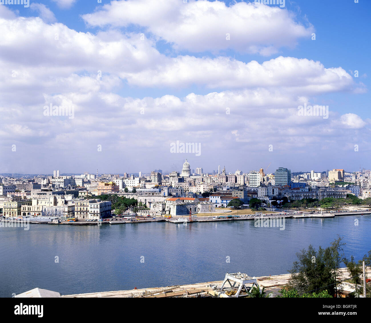 Altstadt-Blick über Hafen, Havanna, La Habana, Republik Kuba Stockfoto