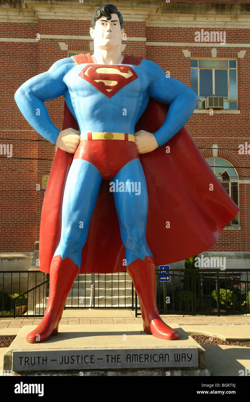 AJD62826, Metropole, IL, Illinois, 15 Fuß Superman Statue, Super Museum Stockfoto