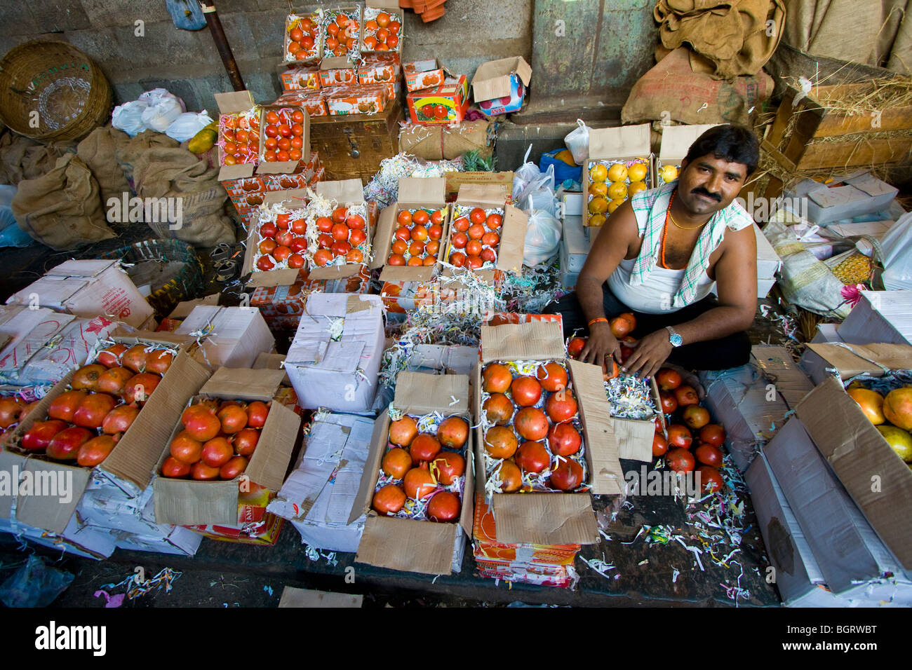 Granatapfel-Anbieter bei Crawford Market in Mumbai Indien Stockfoto