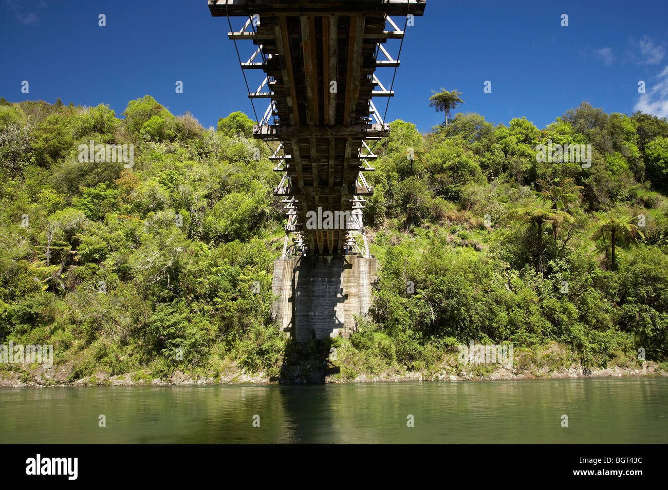 Waioeka Gorge, Bay of Plenty, historische Tauranga Brücke und Waioeka River, North Island, Neuseeland Stockfoto