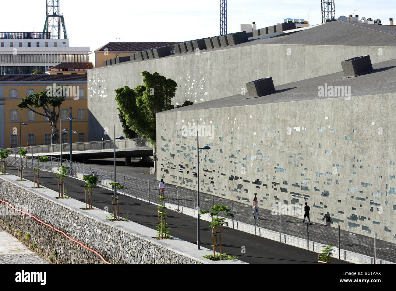 Tea Tenerife Espacio de Las Artes, allgemeine Außenaufnahme des konkreten Feature Wände des Gebäudes Stockfoto