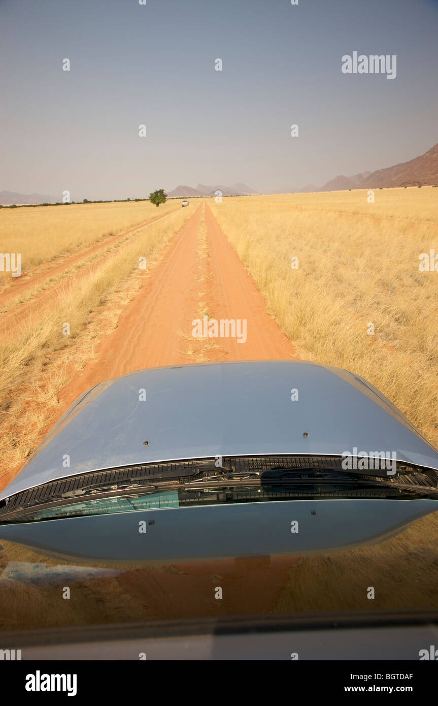 Ansicht der Sandweg weiter entnommen im Kraftfahrzeug, Marienflusstal Gebiet Kaokoland, Namibia Stockfoto