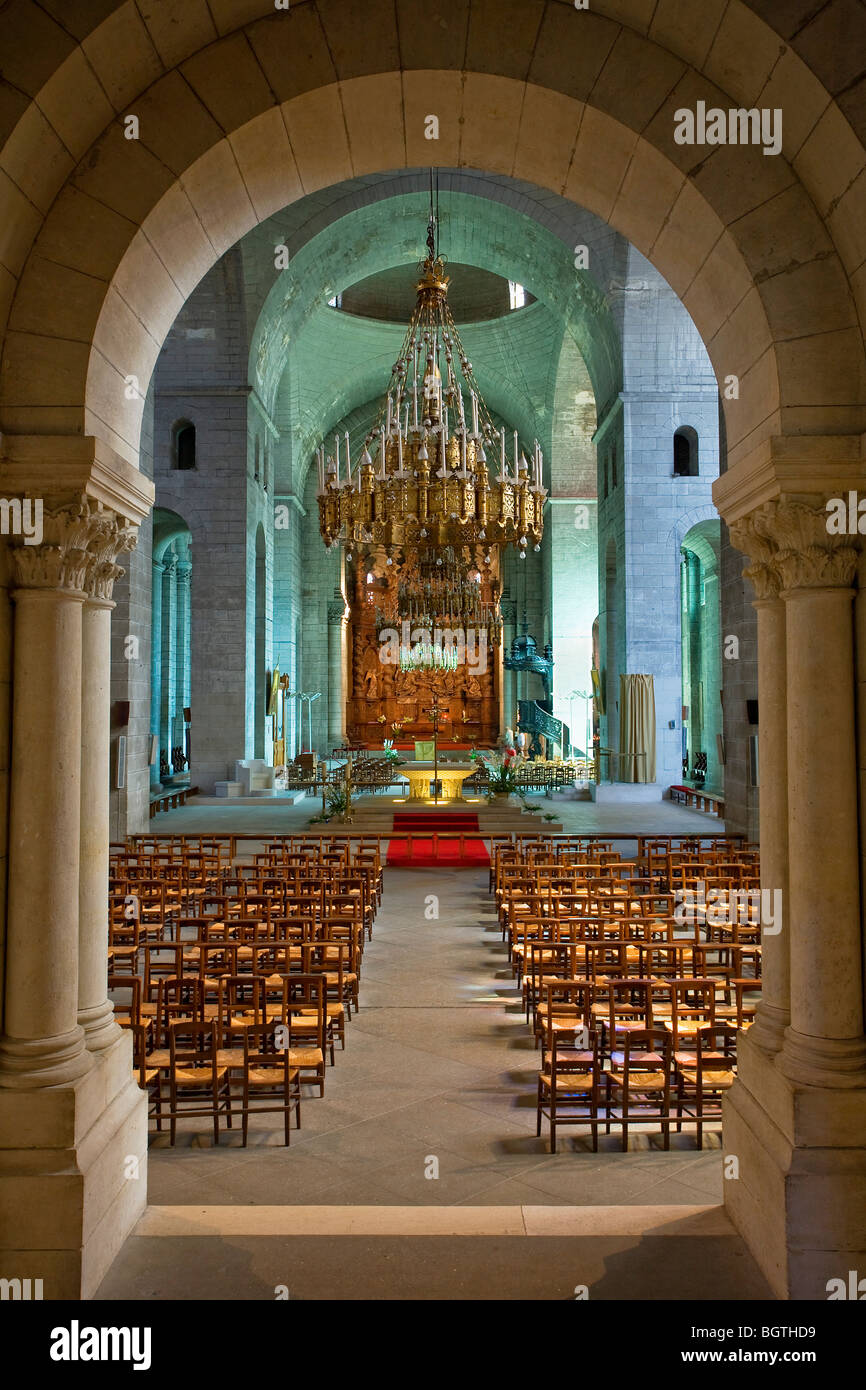 Perigueux cathedral interior Fotos und Bildmaterial in hoher