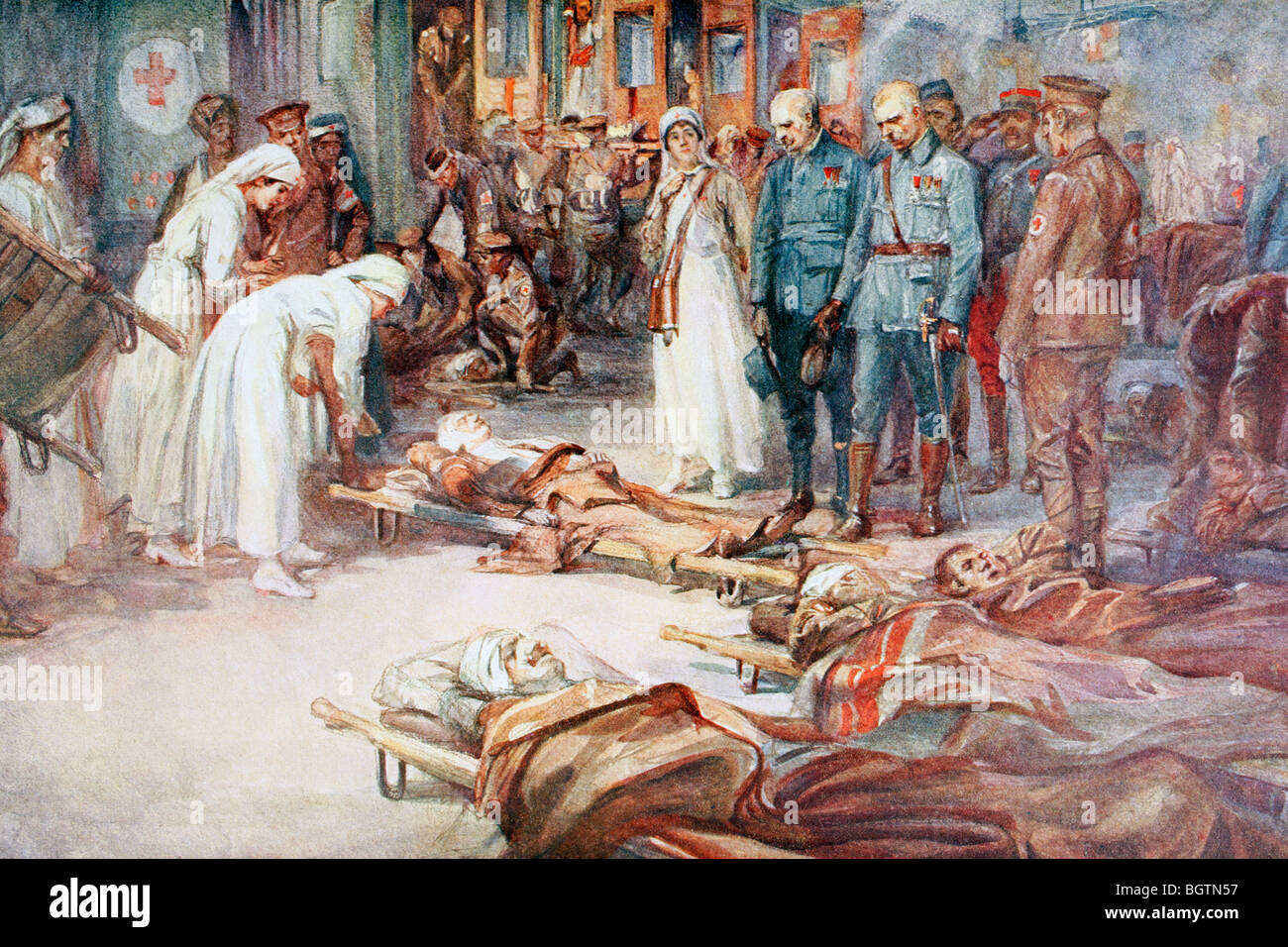 Britische und französische Stabsoffiziere verwundete Soldaten nach der Schlacht zu besichtigen. Im Westen nichts Neues. Stockfoto