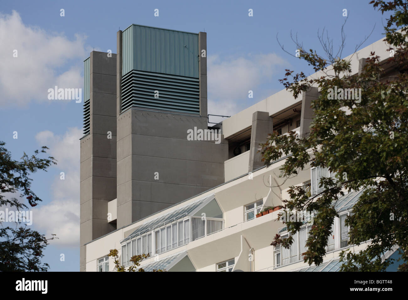 Brunswick Centre, Türme an der Westfassade Stockfoto