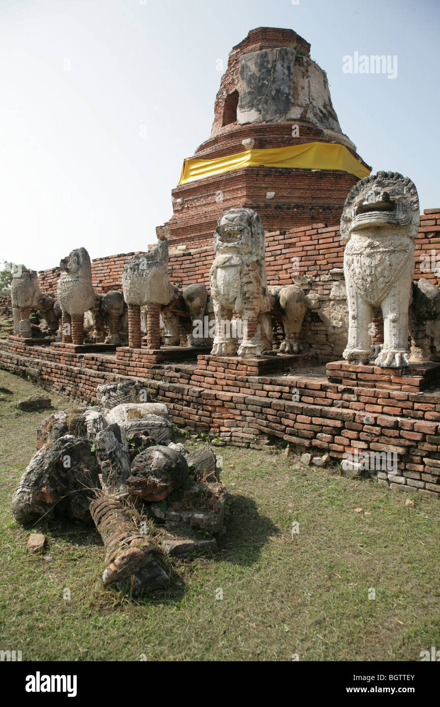Asien-Dharma Ruinen Thailand Wat Löwe Garde Stockfoto