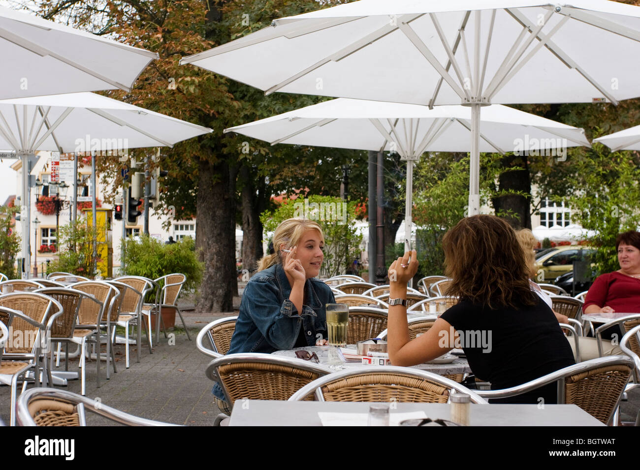 Square cafe schwetzingen germany -Fotos und -Bildmaterial in hoher  Auflösung – Alamy