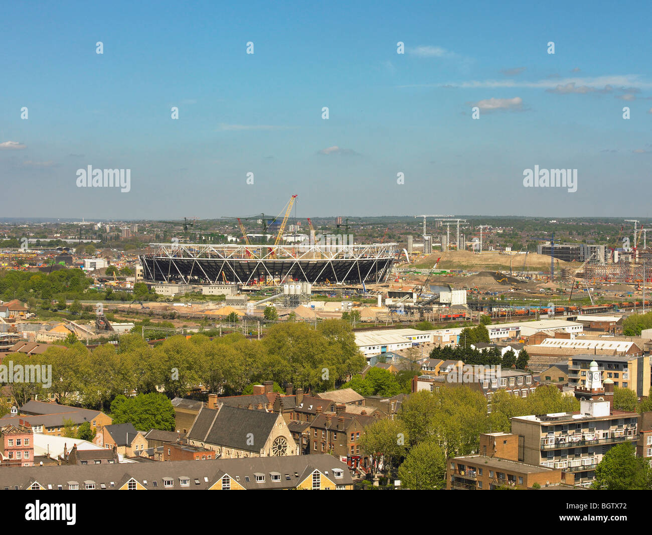 2012 LONDON OLYMPIA-STADION, LONDON, VEREINIGTES KÖNIGREICH, BEVÖLKERUNGSREICHEN Stockfoto