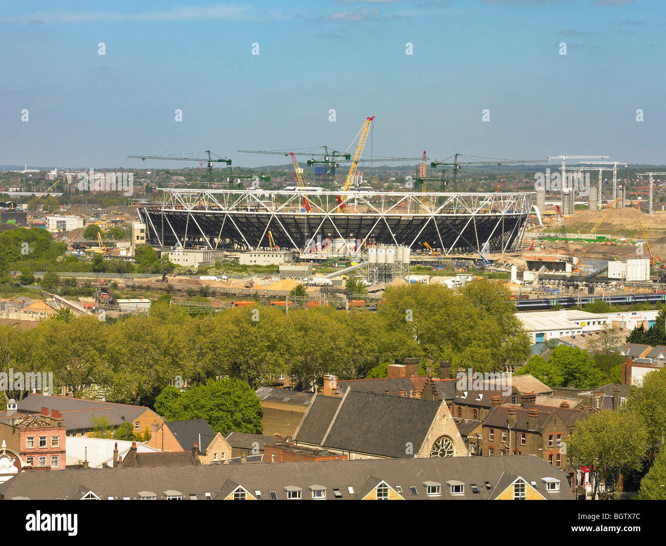 2012 LONDON OLYMPIA-STADION, LONDON, VEREINIGTES KÖNIGREICH, BEVÖLKERUNGSREICHEN Stockfoto