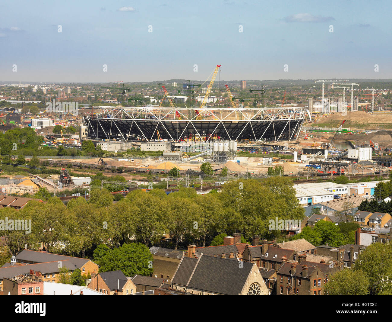 2012 LONDON OLYMPIA-STADION, LONDON, VEREINIGTES KÖNIGREICH, BEVÖLKERUNGSREICHEN Stockfoto