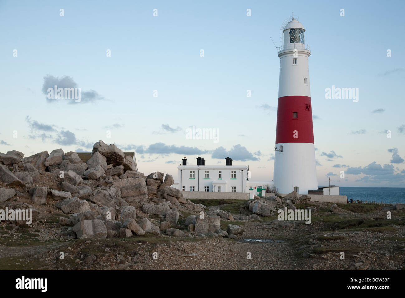 Portland Bill Leuchtturm an der Küste in der Nähe von Weymouth, Dorset, England, Vereinigtes Königreich Stockfoto