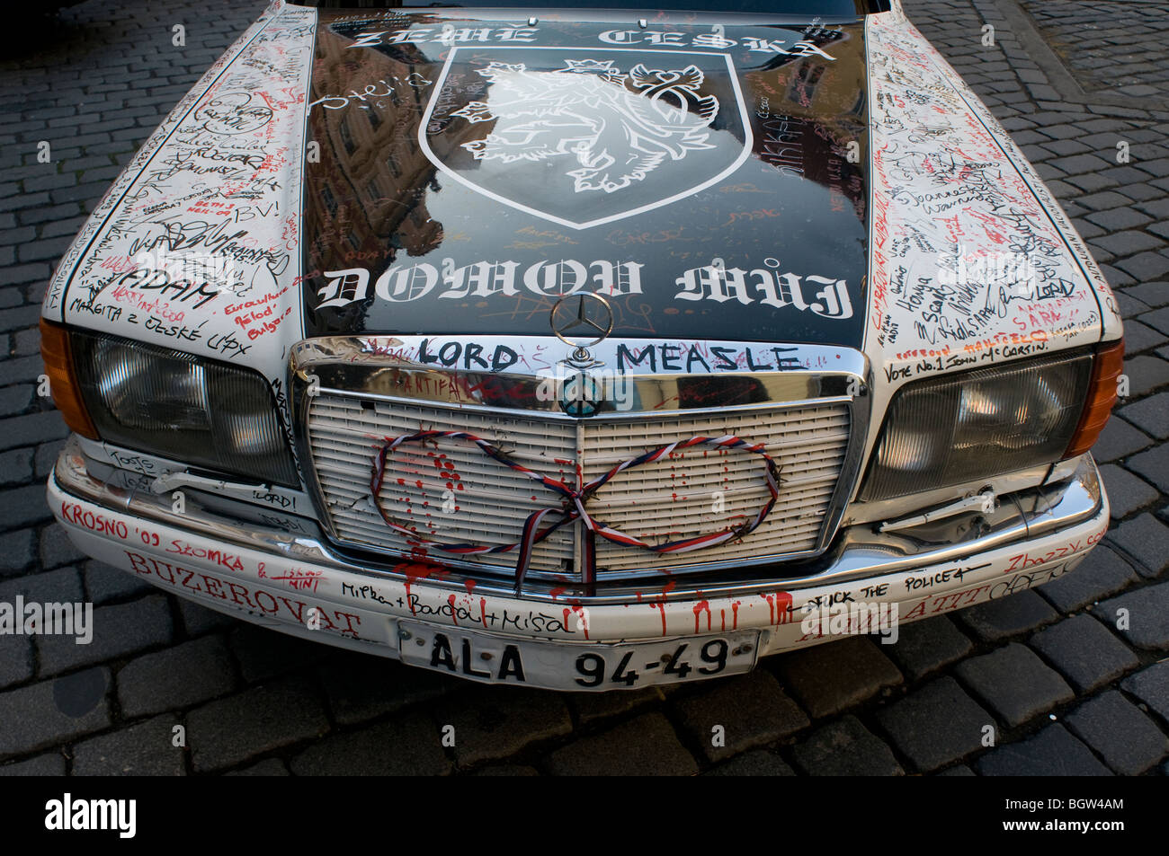 Signatur Zeichnungen umfasst einen alten Mercedes Car in Stare Mesto Prag Tschechische Stockfoto