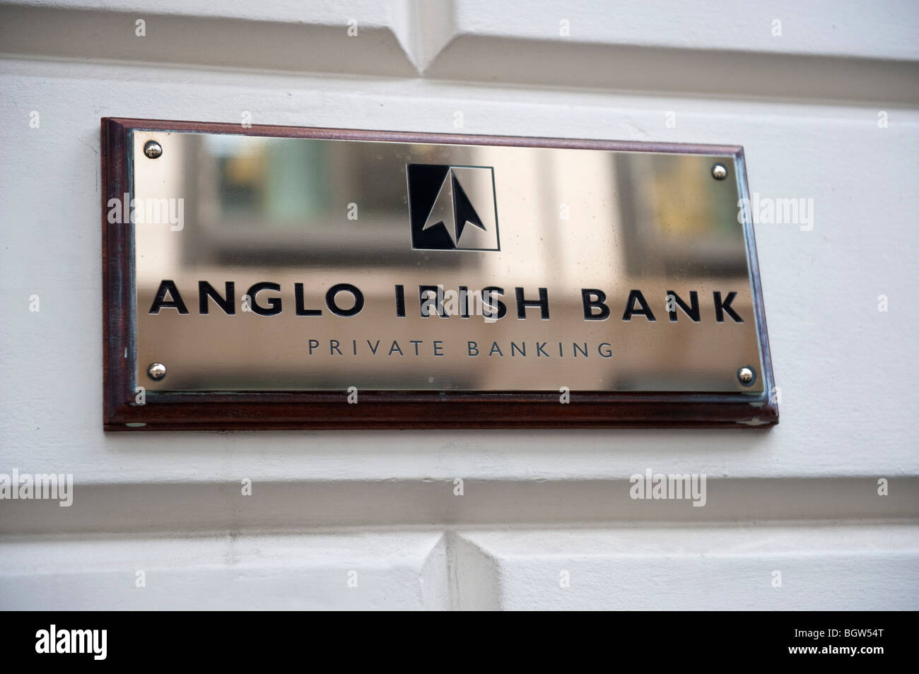 Anglo Irish Bank Private Banking Messingplakette in London Mayfair Stockfoto