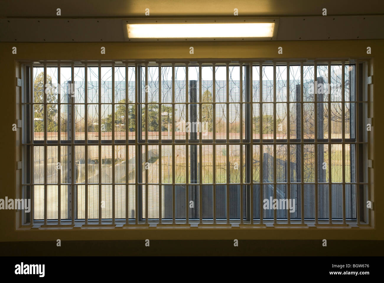 hohe, Gefängnis landen Fenster und Blick Stockfoto