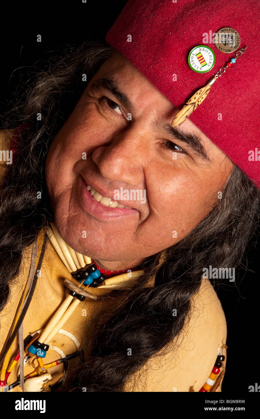 Anishinabe ritueller medizinmann Fotos und Bildmaterial in hoher