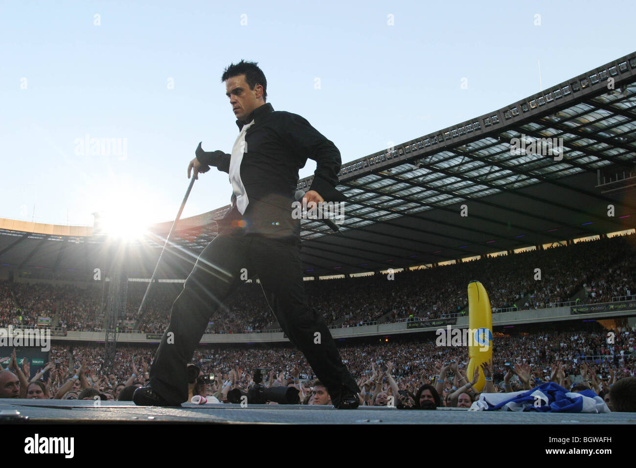 Britische Sängerin Musiker Robbie Williams im Murrayfield Stadium, Edinburgh, Schottland, 28.06.2003 Stockfoto