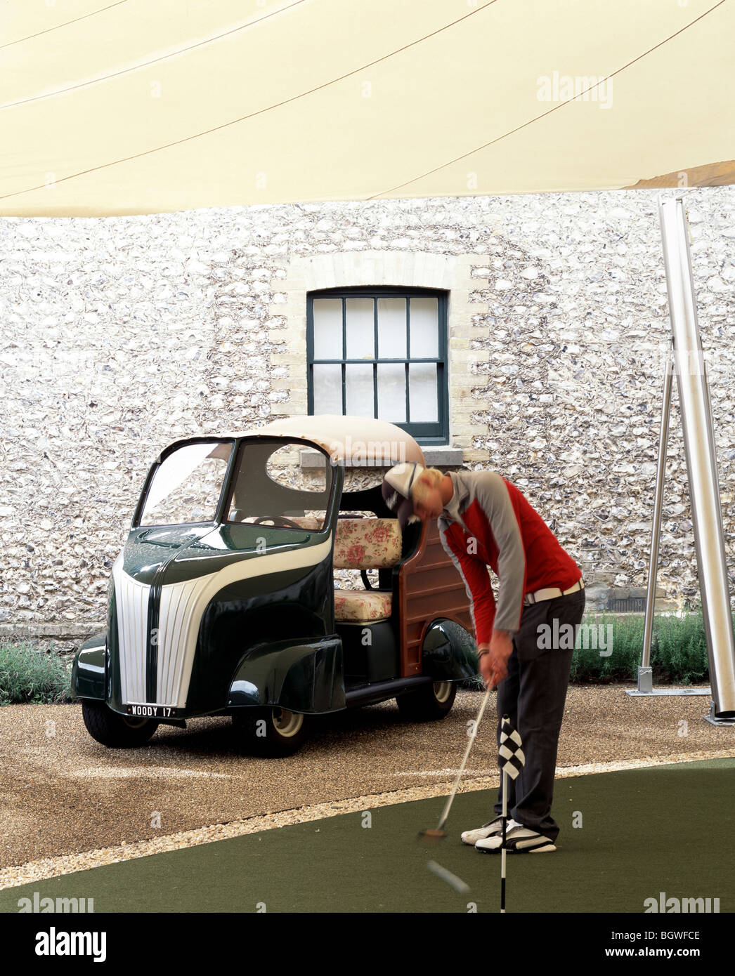 GOODWOOD ESTATE - ZWINGER GEBÄUDE, LONDON, VEREINIGTES KÖNIGREICH, ARCHITEKT UNBEKANNT Stockfoto