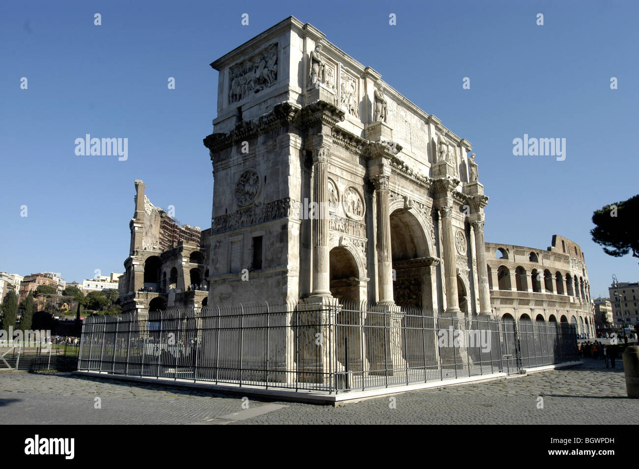 Triumphbogen und das Kolosseum Stockfoto