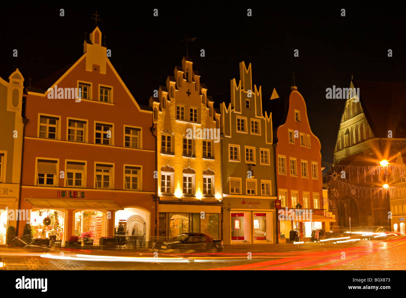 Einzigartige Fassaden der Gebäude in der Altstadt in der Stadt Landshut, Bayern, Deutschland, Europa. Stockfoto