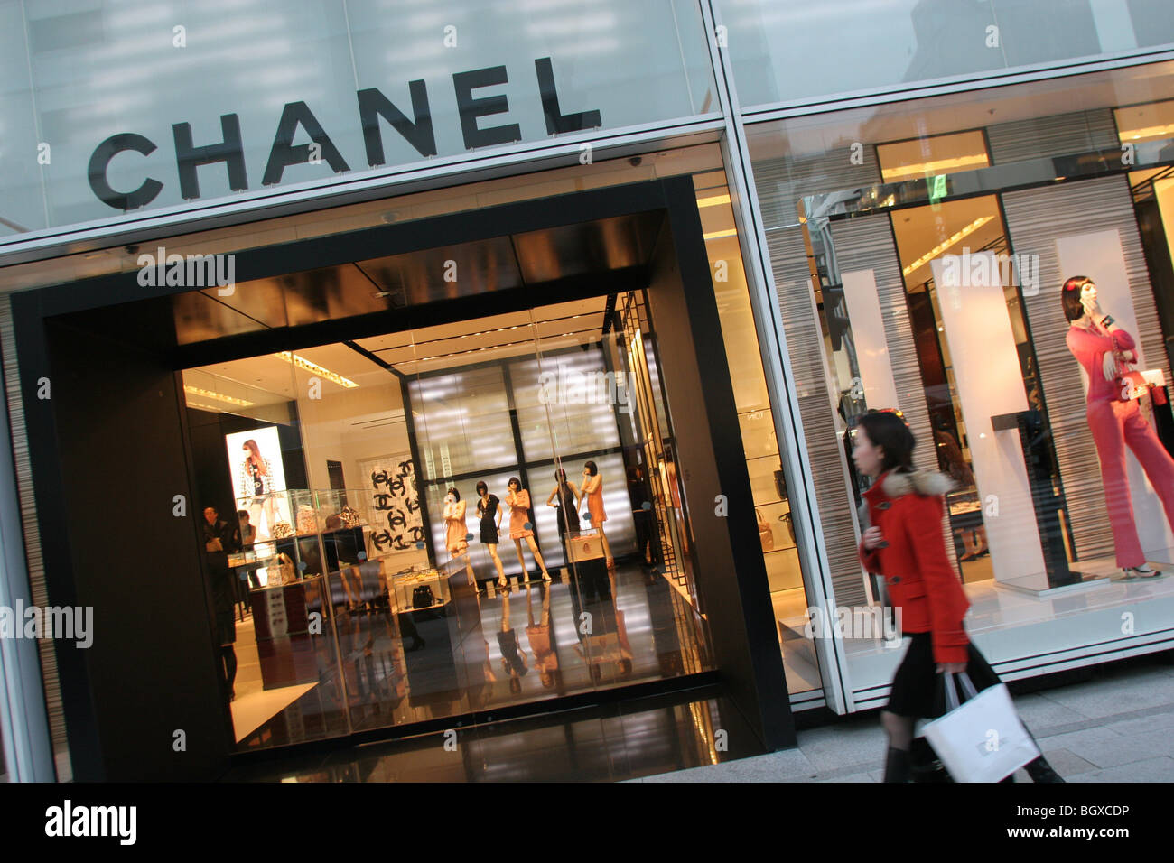 Chanel-Mode-Boutiquen, entworfen von Peter Marino, im Stadtteil Ginza, Tokio, Japan, auf Montag, 19. Februar 2007. Stockfoto