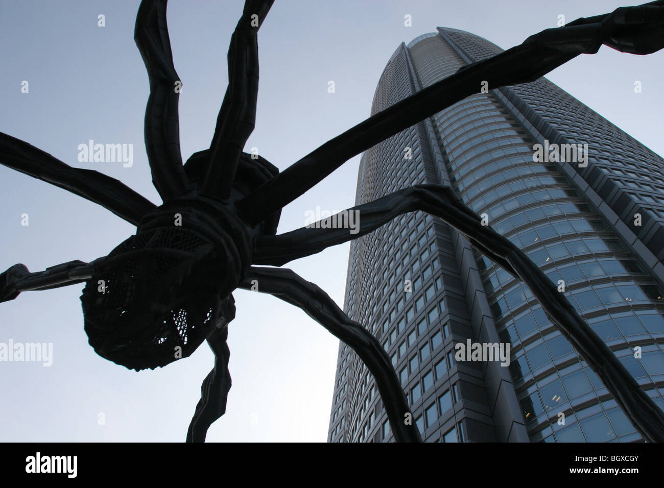 "Maman" Spinne Skulptur von Louise Bourgeois, außerhalb Mori Hills Tower, Roppongi, Tokyo, Japan Stockfoto