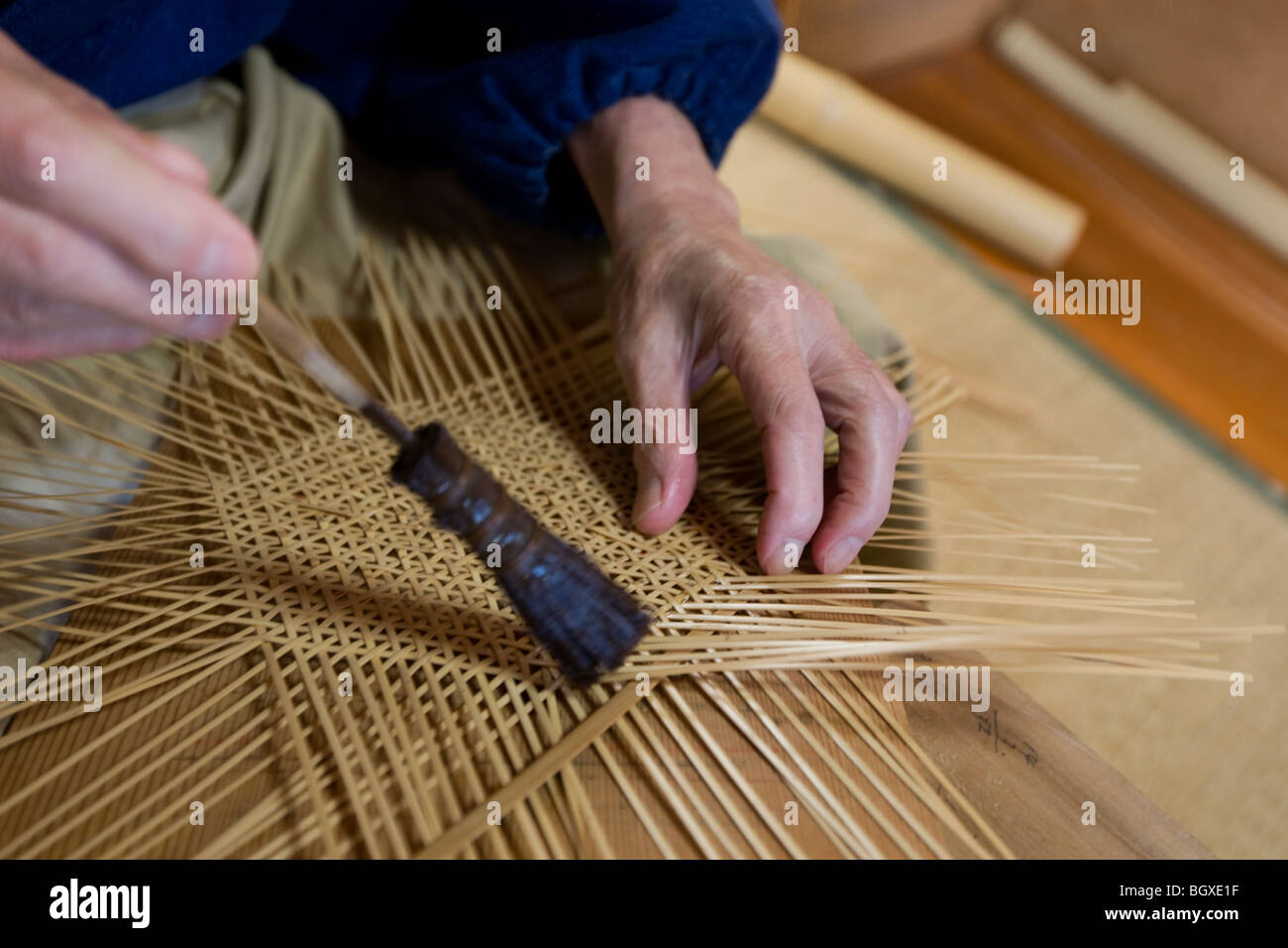 Die Werkstatt des 5. Generation Bambus Handwerker Hayakawa Shokosai, Kyoto, Japan, Freitag, 26. Dezember 2008. Stockfoto