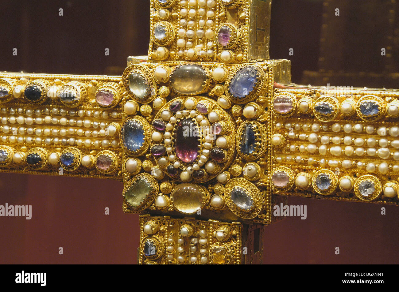 Imperial Cross in der Schatzkammer der Hofburg Stockfoto