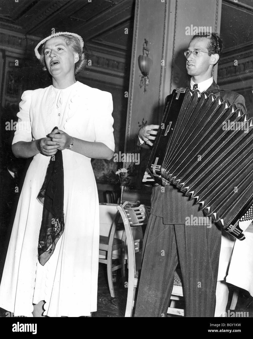 GRACIE FIELDS 1941 - siehe Beschreibung unten Stockfoto GRACIE FIELDS 1941 - siehe Beschreibung unten Stockfoto