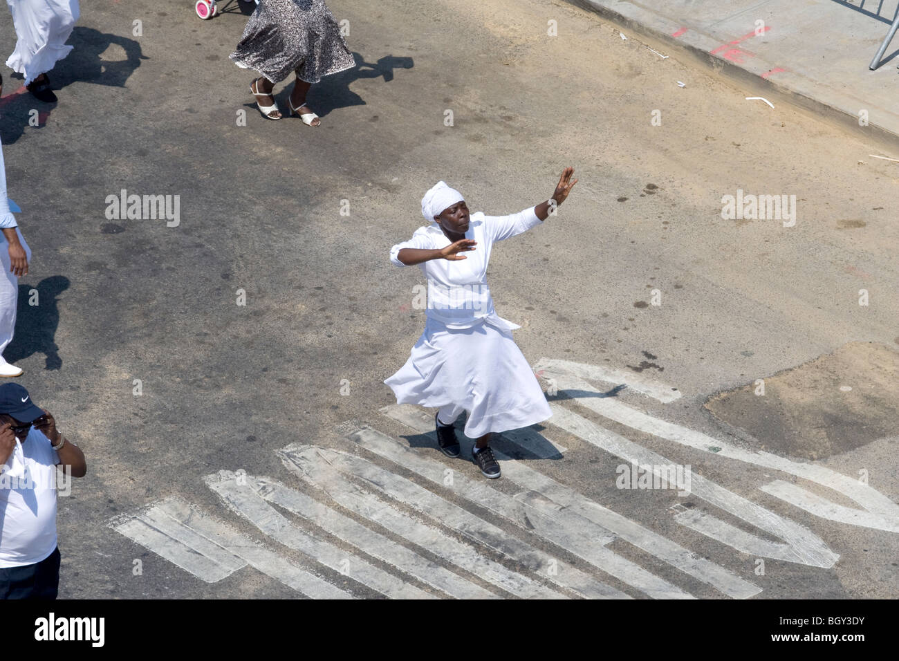 Frau tanzt während der haitianischen Day Parade & haitianischen Frühling Fest Stockfoto