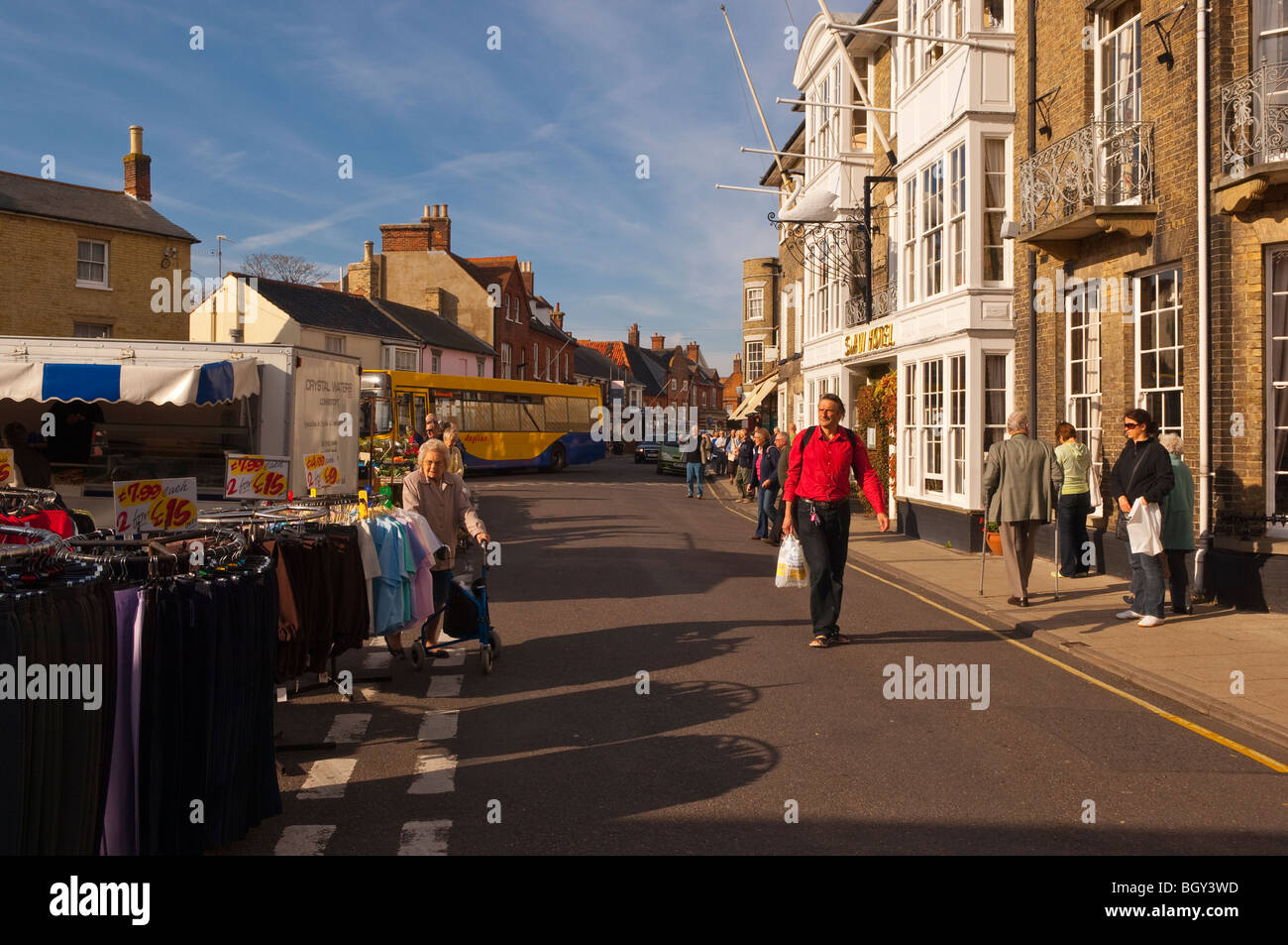 Der outdoor-Markt in der High Street in Southwold, Suffolk, England, Großbritannien, Uk Stockfoto